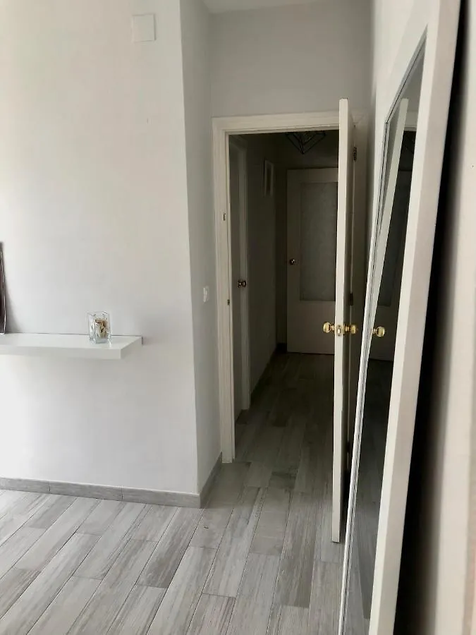 Dinastia Apartment Fuengirola 0*,